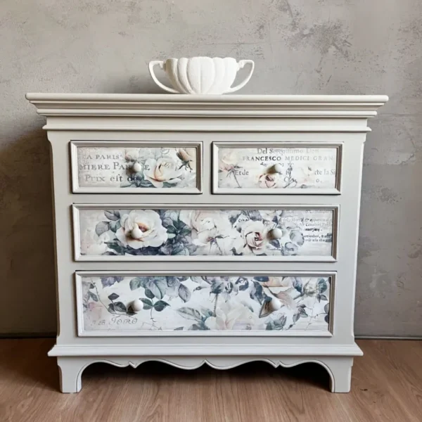 Beżowa komoda z różami / SPRZEDANA