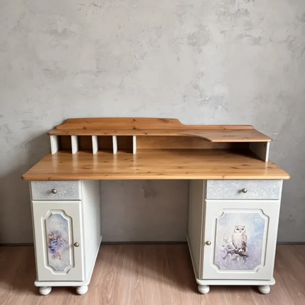 Biurko z motywem sowy sosnowe z nadstawką / ZAREZERWOWANE